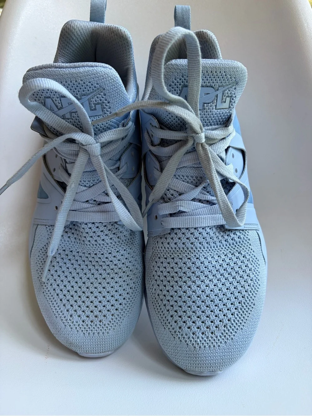 APL Ascend  Women’s 9.5  Lightweight  Tech Weave Knit Sneakers in Ice Blue